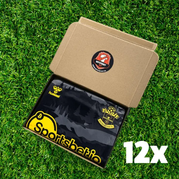 Een mystery voetbalshirt in een doosje van Mystery Kit.