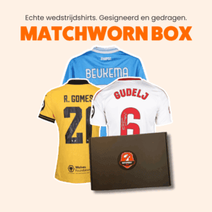 Signierte Fußballtrikots von Profispielern, verpackt in der Mystery Kit Matchworn Box.