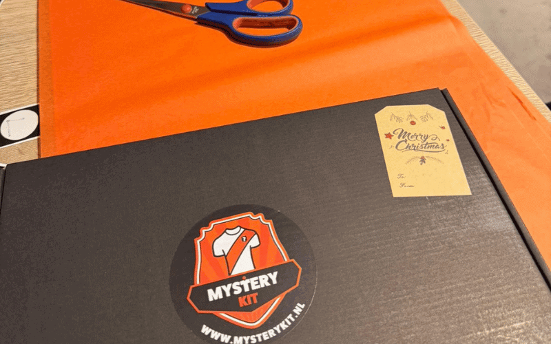 Mystery-Kits für den Versand vorbereiten