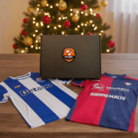 mystery voetbalshirt box onder de kerstboom als cadeau voor voetbalfans